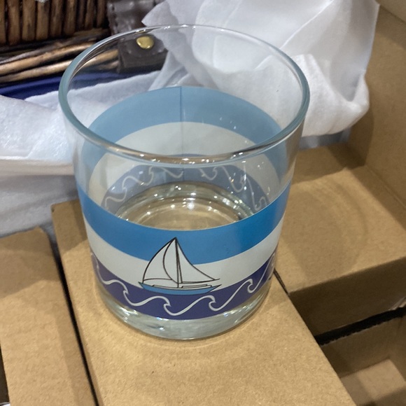 Pottery barn picnic basket - Picture 12 of 16